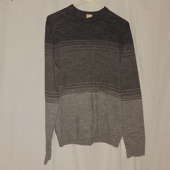 Sweater - Picture 1 of 2